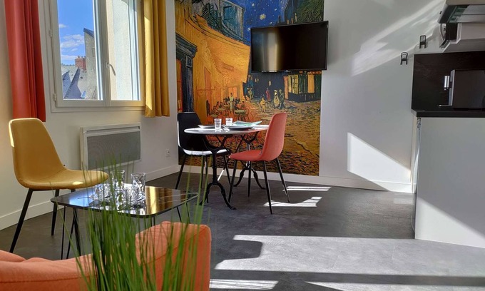 Laval Apartamento | Downtown apartment | LAVALOC