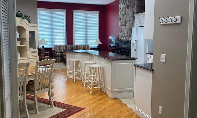 Alpena Apartamento | Downtown Apartment