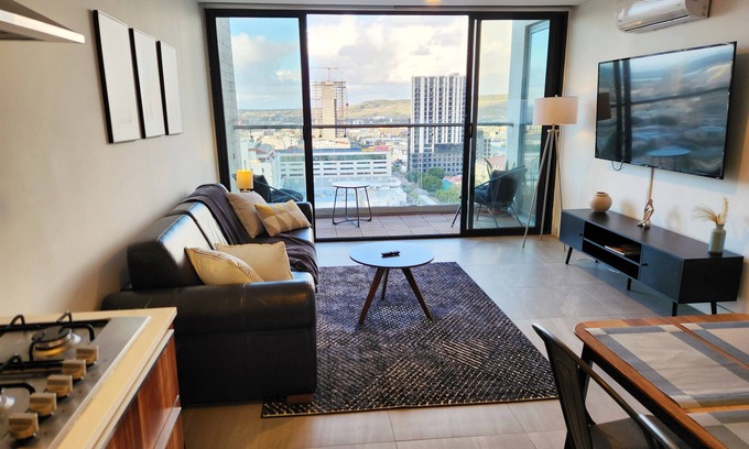 Avenida Revolución Apartamento | Downtown Apt with Balcony City View, Gym & Lounge