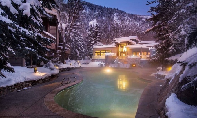 Aspen Condominio | Condominio de 2 habitaciones en el centro de Aspen, a pasos de Aspen Mountain en un complejo de 5 acres