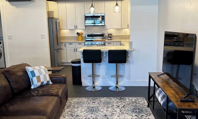 Auburn Apartamento | Downtown Auburn Gem