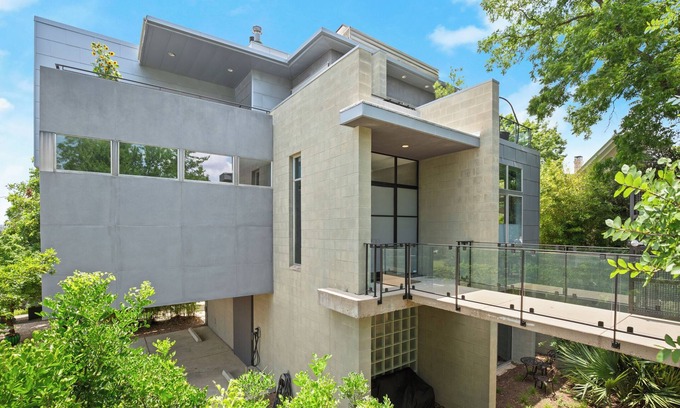 Central East Austin Casa | Downtown Austin Gem I Pet-friendly 4BR home w/fire pit & fenced yard