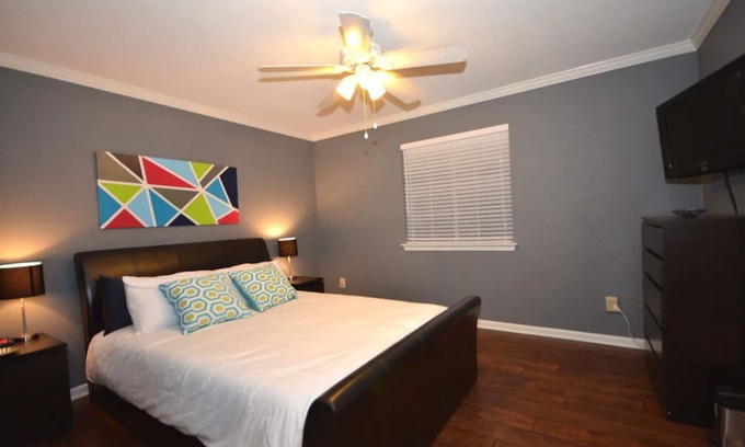 Waller Creek District Condominio | Downtown 2.3, Vino Frigorífico, kegerator, y segundos de todo!