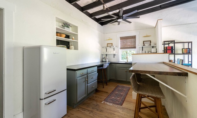 Bellefonte Casa | Downtown Bellefonte Modern Loft- 9 miles to PSU
