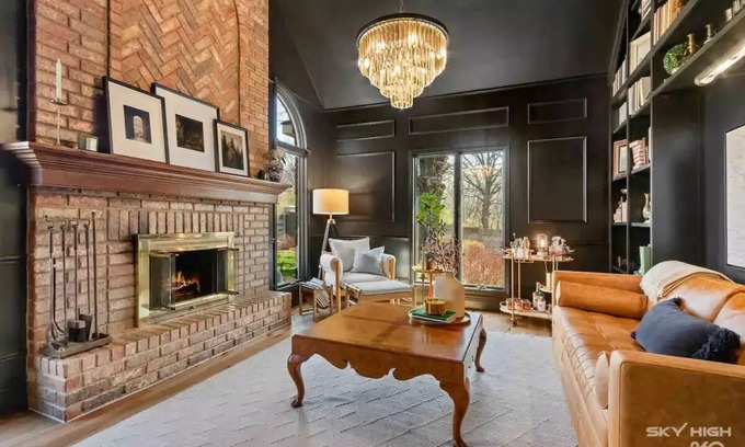 Bentonville Casa | Downtown Bentonville Coler Manor @Coler Bike Trail! 3 En Suite Bathrooms