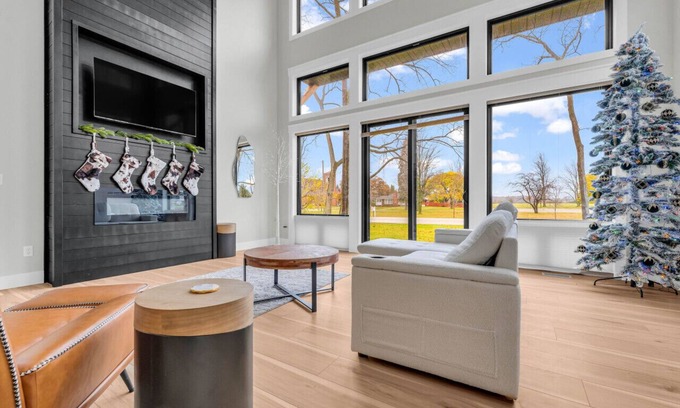Port Sanilac Casa | Downtown Brand New Home