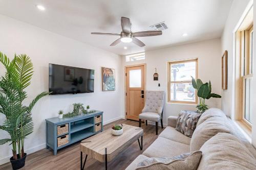 Downtown Tucson Casa | Downtown Bungalow -duplex - Ev Charger