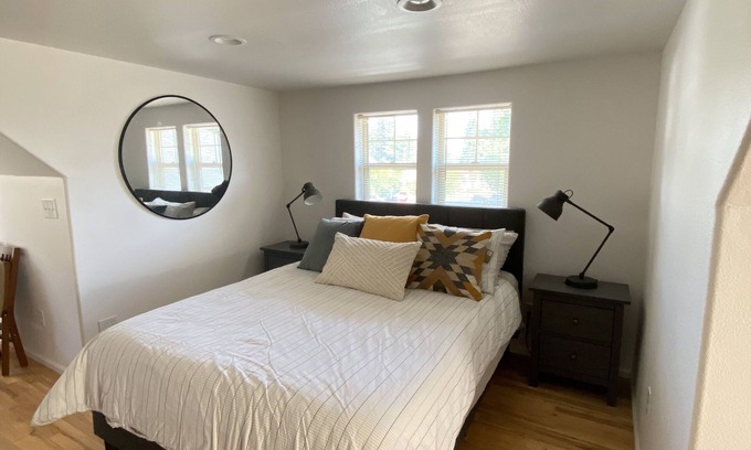 Camas Apartamento | Downtown Camas Apartment