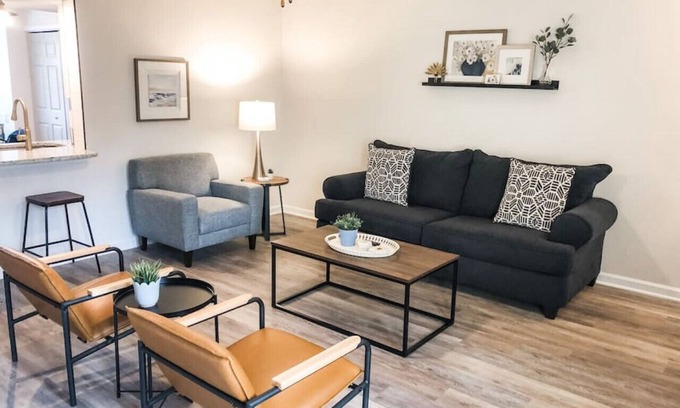 Taylor's Pond Casa | Downtown Cary Newly Renovated Townhome