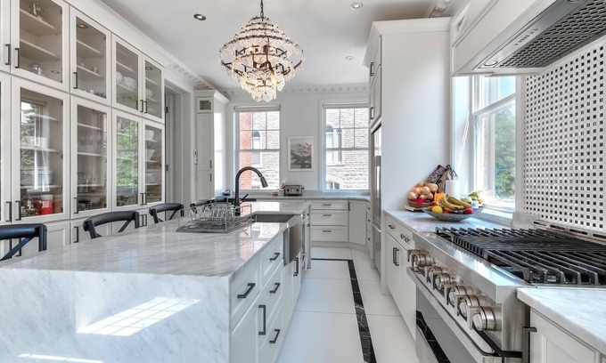 Latin Quarter Casa | Downtown Central Luxurious Mansion 7 Bedrooms 9000 sqft