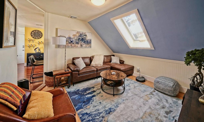 Salem Condominio | ★Downtown Condo~Steps from the Water & Common★