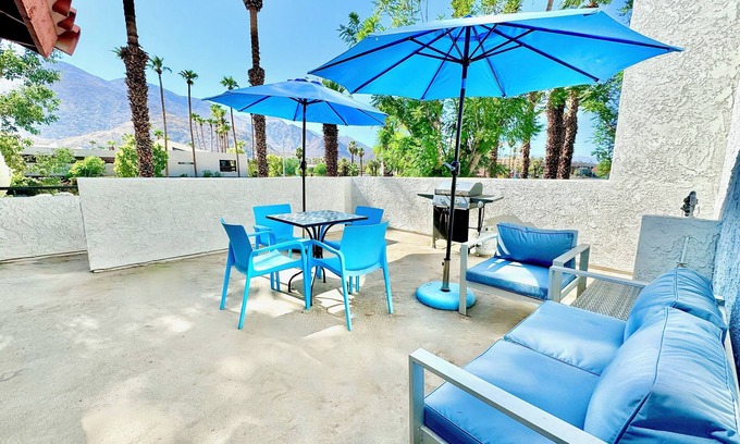Baristo Condominio | Downtown Condo with 2 Large View Patios and Vaulted Ceilings