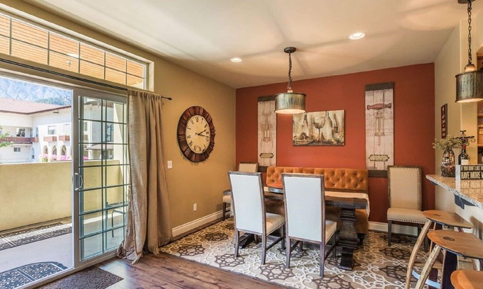 Leavenworth Condominio | Unidad de esquina céntrica con vistas