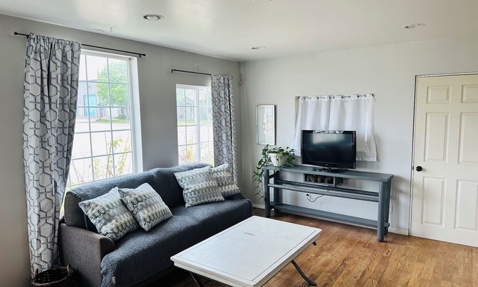 Polson Cabaña | Downtown Cottage close to Flathead Lake. Pet friendly!