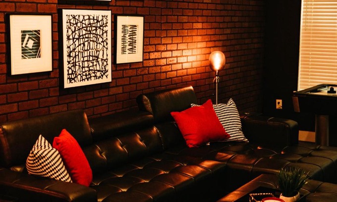 Oak Lawn Apartamento | Downtown Dallas Cozy Suite w/Fireplace and King Bed