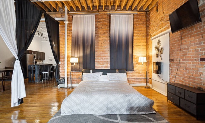 Detroit Apartamento | Downtown Detroit Loft - Fully equipped & Absolutely Gorgeous theme by RedAwning