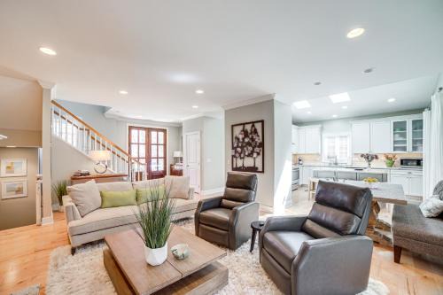 Douglas Casa | Downtown Douglas Home with Kayaks Near Oval Beach