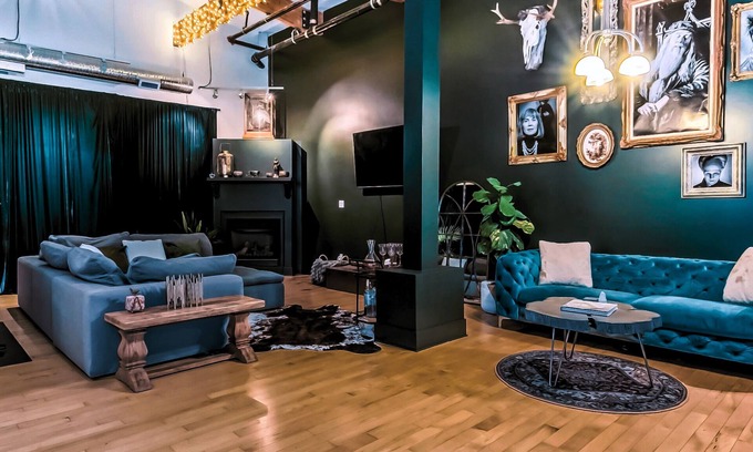 North Central Edmonton Apartamento | Downtown Edmonton Loft - Brewery District walking distance to rogers place.