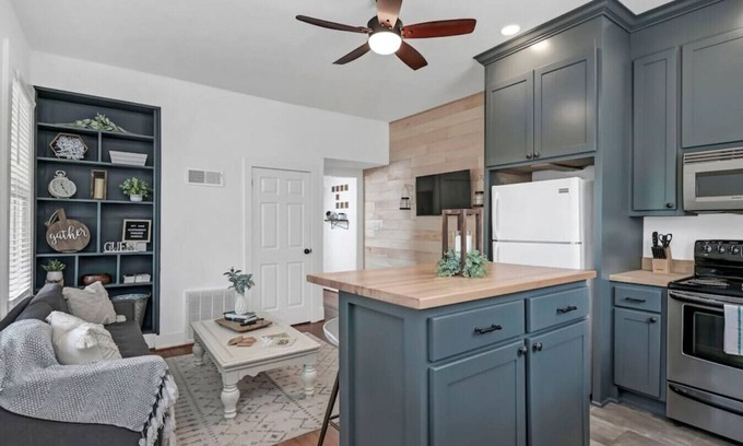 Columbia Apartamento | Downtown Farm Charm | Modern 1BR | Mins to USC