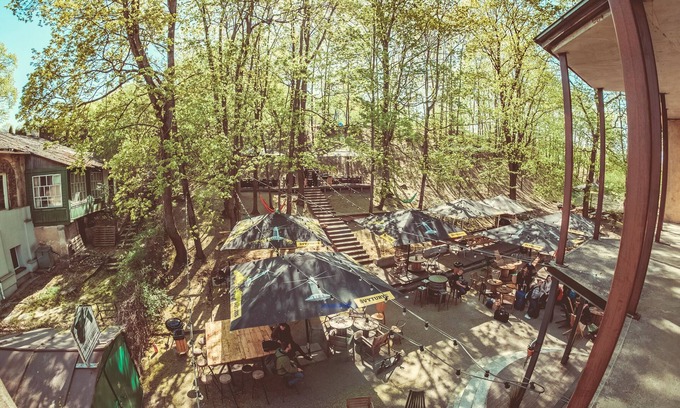 Uzupis Casa | Downtown Forest Hostel & Camping