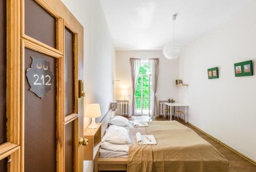 Uzupis Hostal | Downtown Forest Hostel & Camping