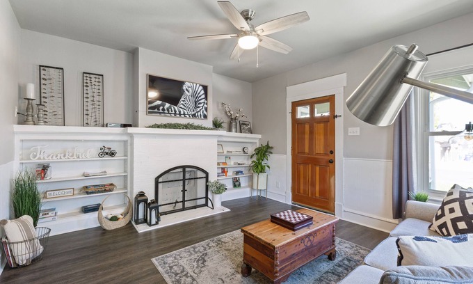 Waco Cabaña | Downtown Gem near Silos, Baylor, Cameron Park...