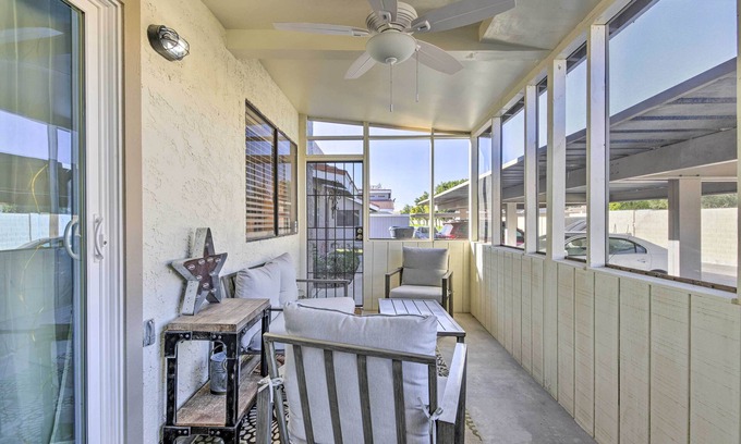 Gilbert Condominio | Downtown Gilbert Condo w/ Screened Porch!