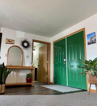 Ironwood Casa | Downtown Green Room at Villages on Aurora