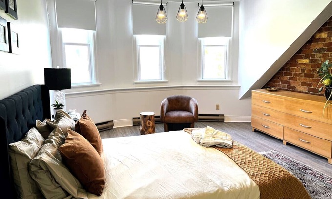 Downtown Halifax Casa | Downtown Halifax Heritage Home - 4Bdrm