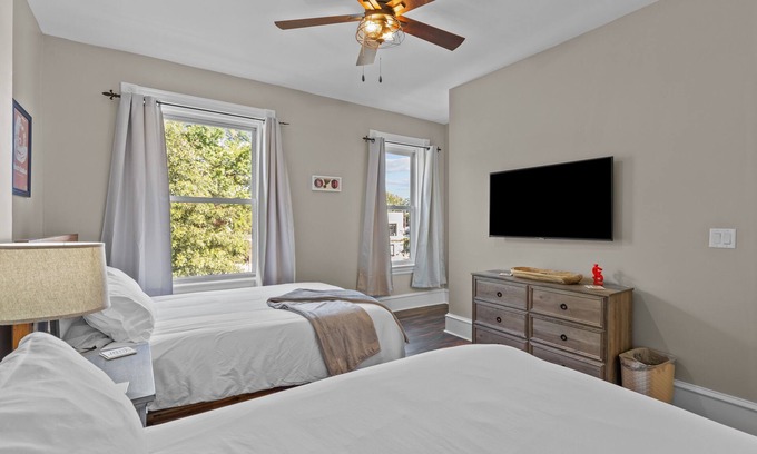 Shaw Casa | Downtown Historic Retreat [w/ Balcony & Grill}
