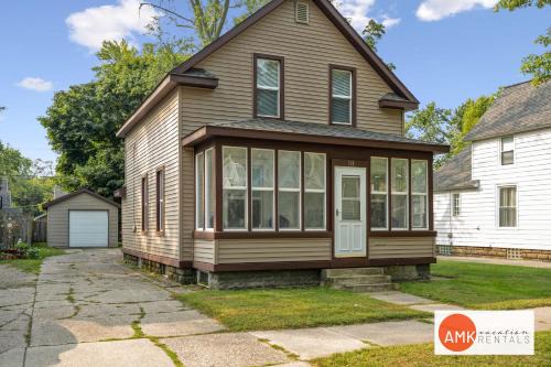 Holland Casa | Downtown Holland Charmer