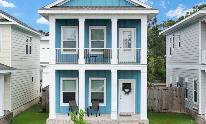 South Pensacola Casa | Downtown home + bay views + seafood market