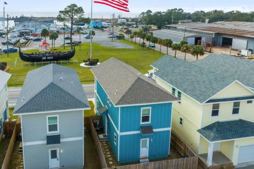 South Pensacola Casa | Downtown home + bay views + seafood market