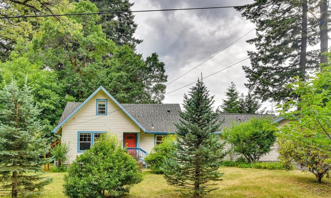 Stevenson Casa | Downtown Home with Patio - Walk to Shops and Dining!