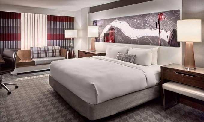 Center City West Complejo | Downtown Hotel Near Fairmount Park! Pet-Friendly Unit, Outdoor Pool!