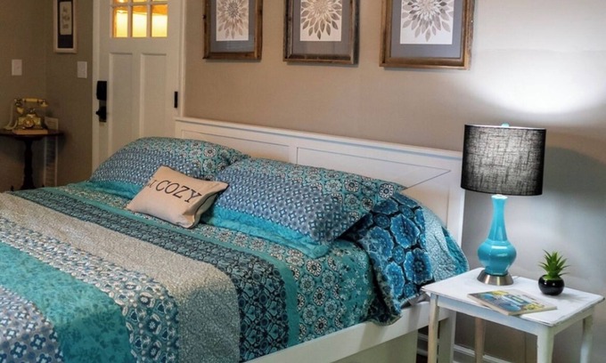 Lancaster Apartamento | DOWNTOWN Lancaster Studio Apartment! “Modern Meets Vintage.”
