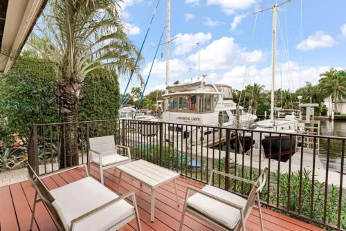 Hendricks and Venice Isles Casa | DOWNTOWN LAS OLAS WATERFRONT HOME UPDATED UNIT