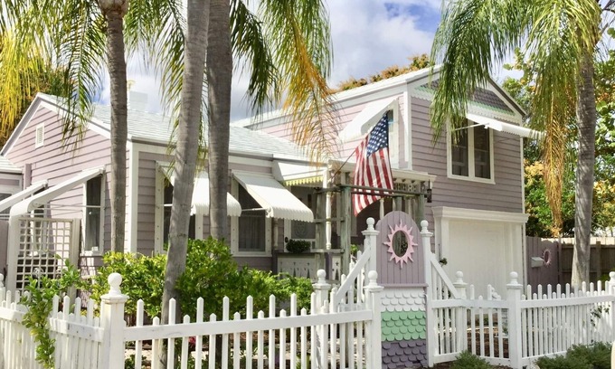 Parrot Cove Apartamento | DOWNTOWN LAVENDER HOUSE LUXE STUDIO PARROT COVE PASEO A TODOS LOS BARES DE LA PLAYA QUE COMEN