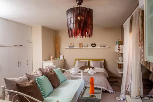 Lavreotiki Apartamento | Downtown Lavrio Port Cozy Apt