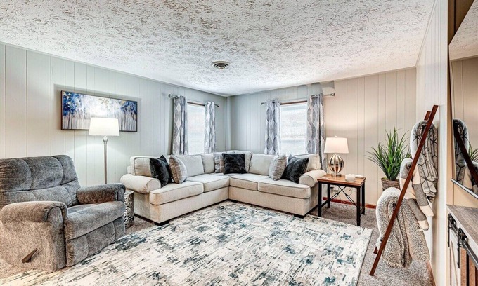 Lebanon Casa | Downtown Lebanon: Cozy Retreat, Prime Location