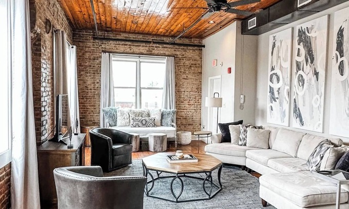 Tuscaloosa Apartamento | Downtown Lofts 1 Bedroom Penthouse