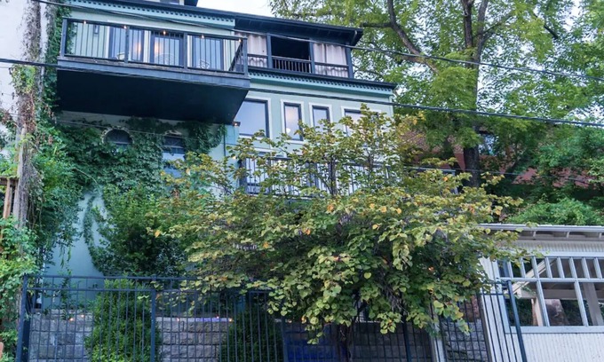 Eureka Springs Historic District Condominio | Downtown luxury, full amenities with parking
