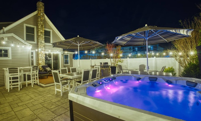 Plymouth Casa | Downtown Luxury Villa on the Plymouth Waterfront