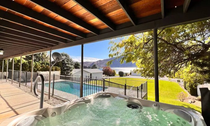 Manson Casa | Downtown Manson- Pool, Hot tub, Game Room, Views