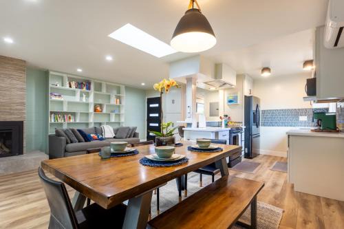 Mill Valley Casa | Downtown Mill Valley Modern Cozy Upstairs Apartment in Best San Francisco Bay Area