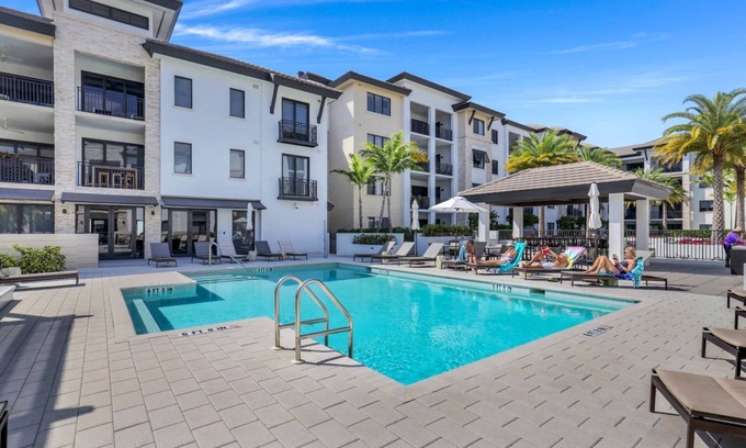 Redevelopment Area Condominio | Downtown Naples - Luxury Apartment with all amenities near Beach and 5th Ave.