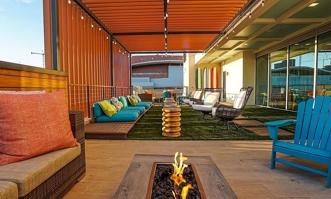 Sobro Hotel | Downtown Nashville Getaway – The City of Music Lovers! 3 Lovely Units!