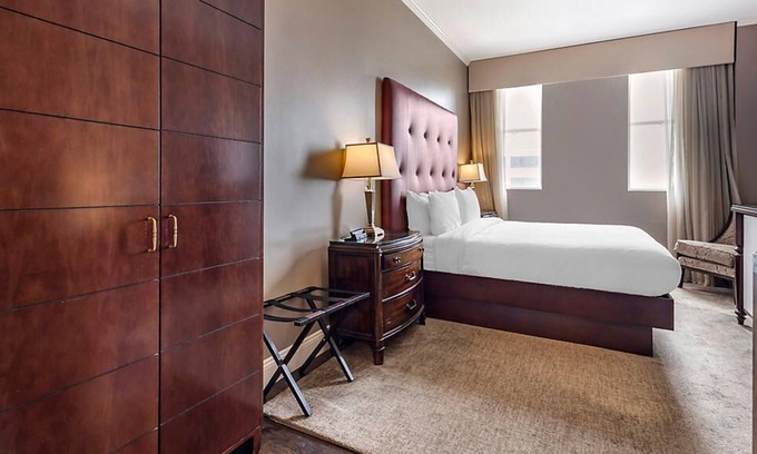 Downtown Nashville Complejo | Downtown Nashville located in Printer's Alley with King Bed!