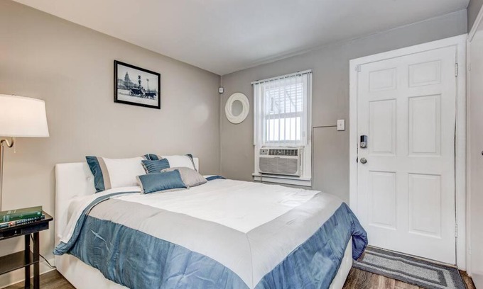 Olde Town Arvada Apartamento | Downtown Olde Town Arvada- Across from light rail