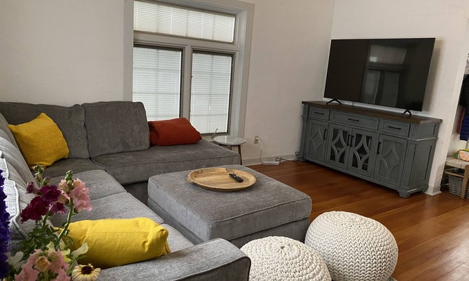 Paonia Casa | Downtown Paonia-cozy & quaint home